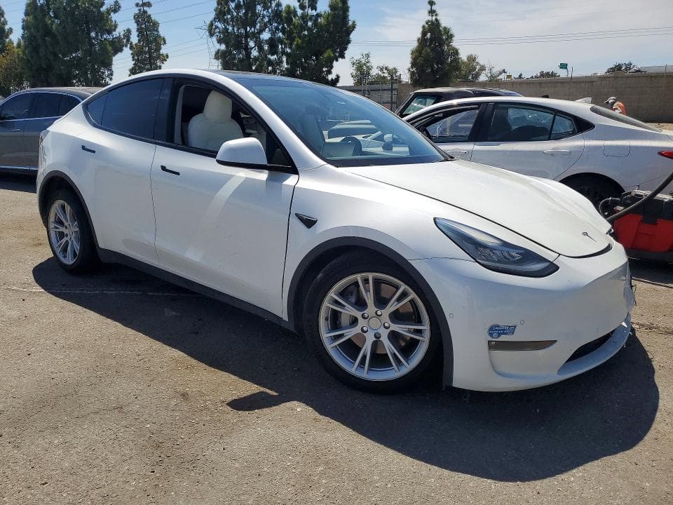2021 TESLA MODEL Y 4
