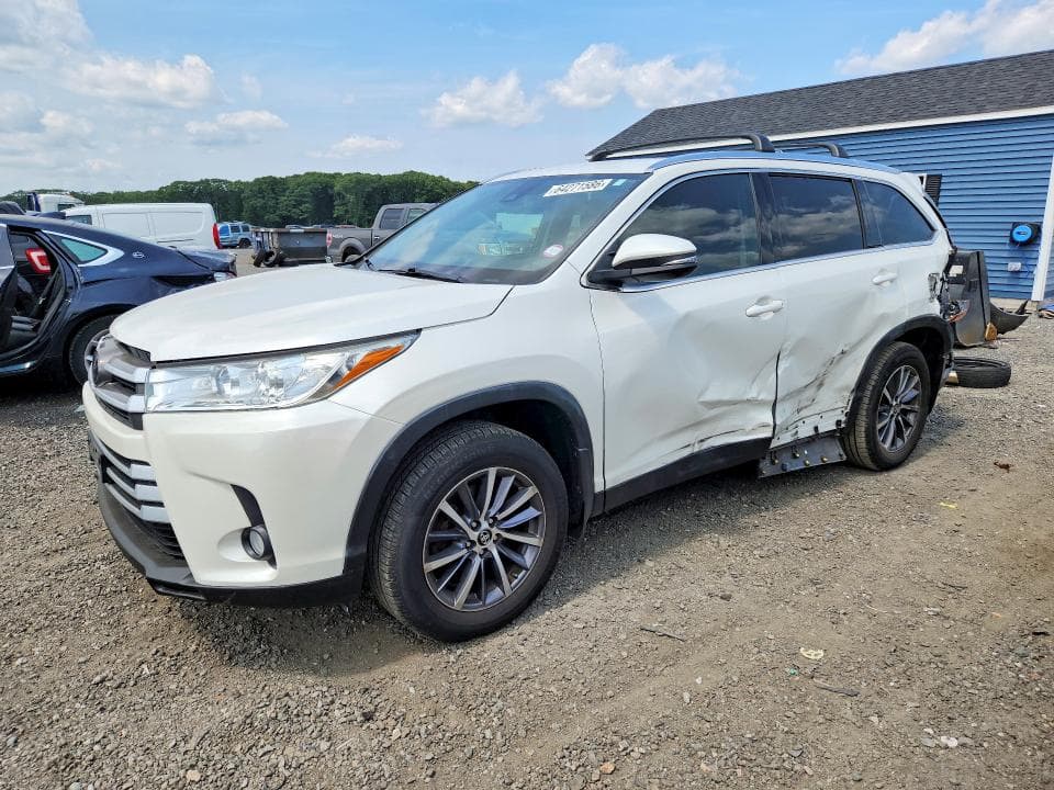 2019 TOYOTA HIGHLANDER XLE - 1