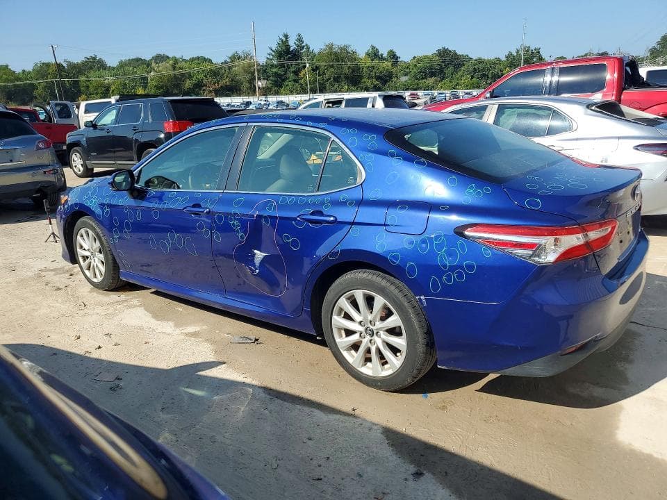 2018 TOYOTA CAMRY LE 2