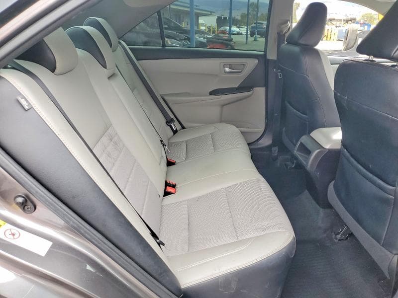 2017 TOYOTA CAMRY SE 10