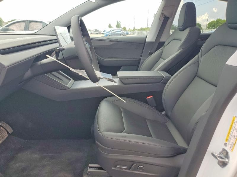 2026 TESLA MODEL Y 7