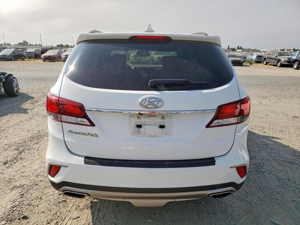 2018 HYUNDAI SANTA FE SE 6
