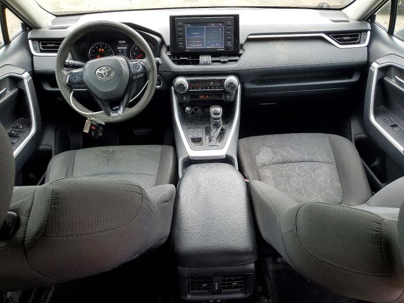 2020 TOYOTA RAV4 XLE 8