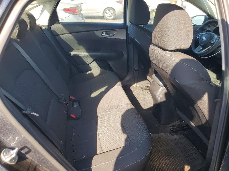 2019 KIA FORTE FE 10