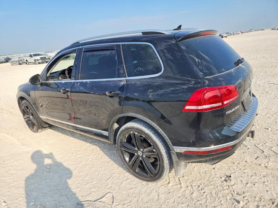 2017 VOLKSWAGEN TOUAREG EXECUTIVE 2