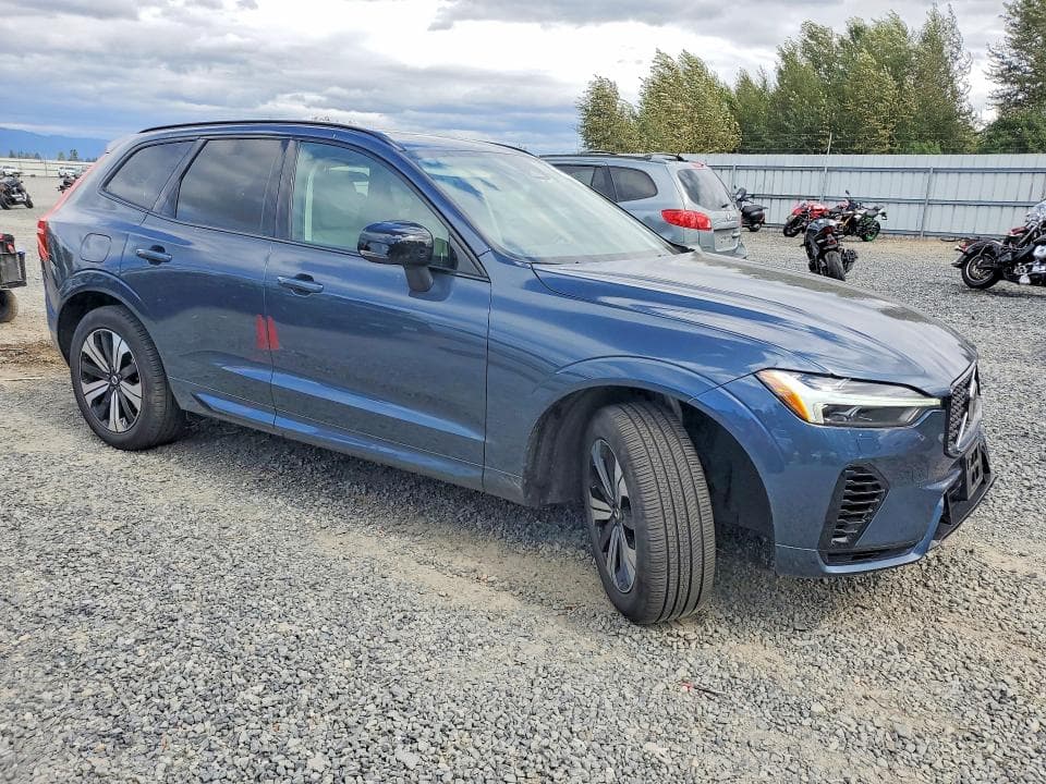 2025 VOLVO XC60 CORE 4