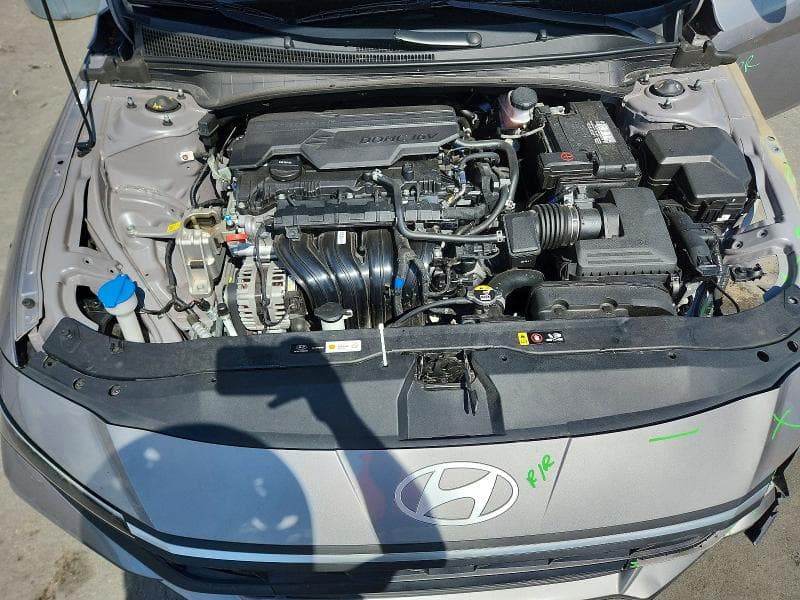 2024 HYUNDAI ELANTRA SE 11