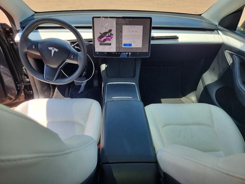 2024 TESLA MODEL Y 8