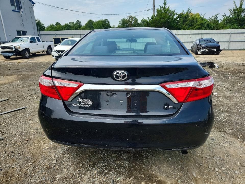 2017 TOYOTA CAMRY LE 6