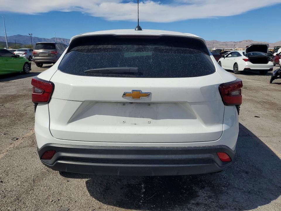 2024 CHEVROLET TRAX LS 6