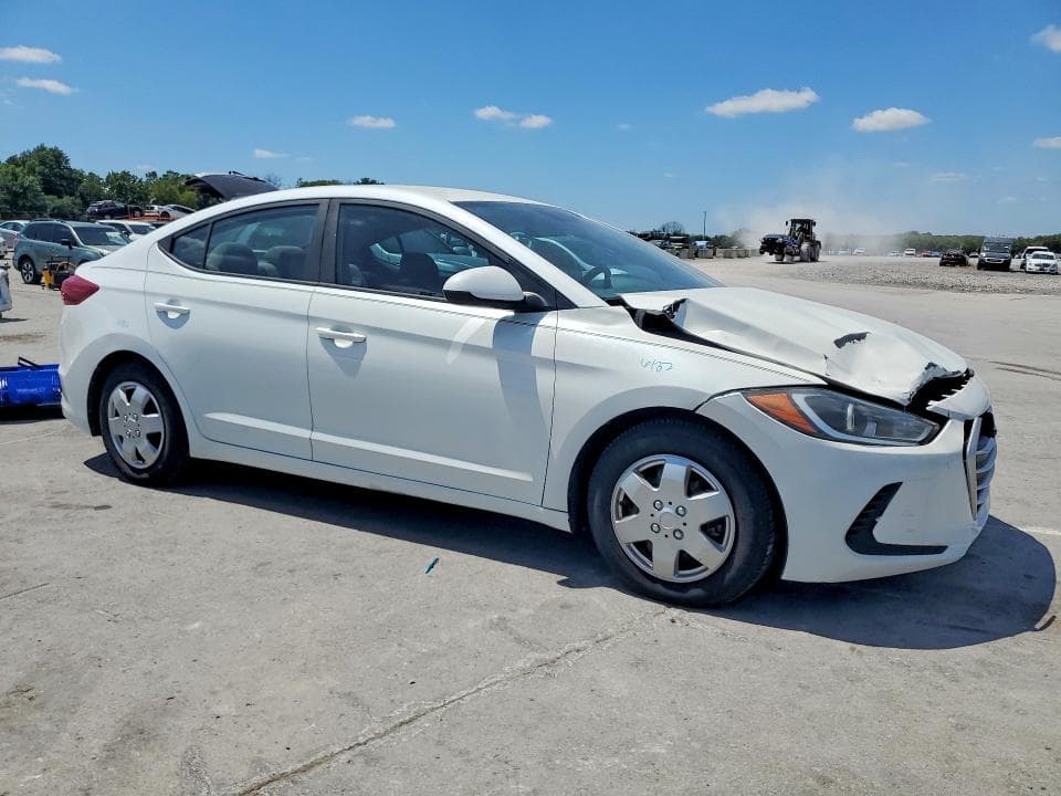 2017 HYUNDAI ELANTRA SE 4