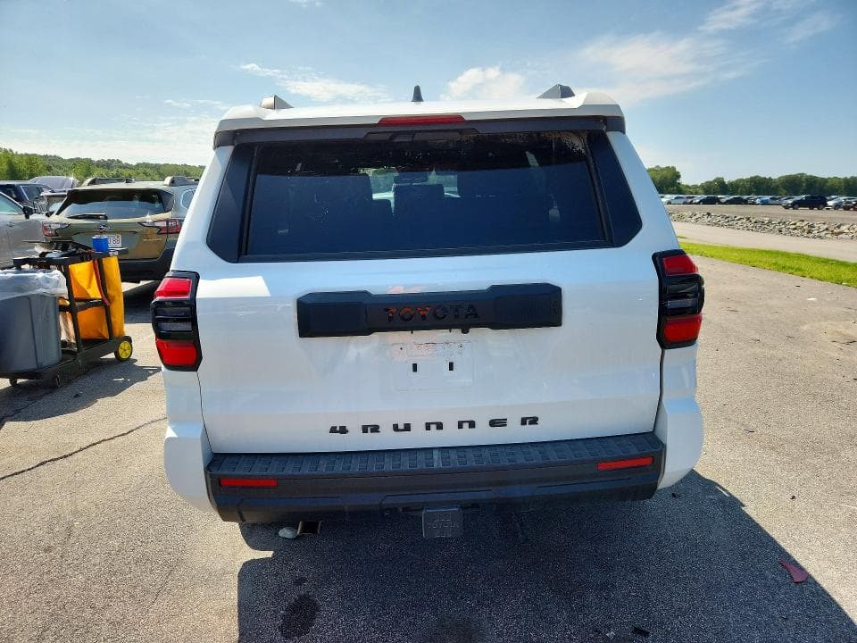 2026 TOYOTA 4RUNNER SR5 6