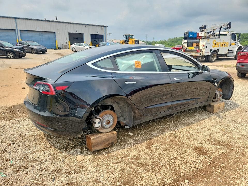 2018 TESLA MODEL 3 3