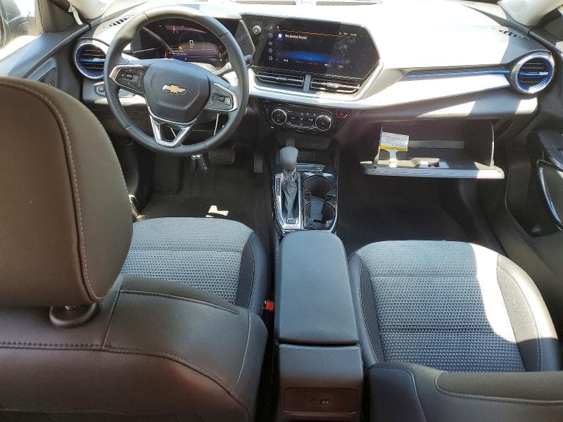 2025 CHEVROLET TRAX 1LT 8