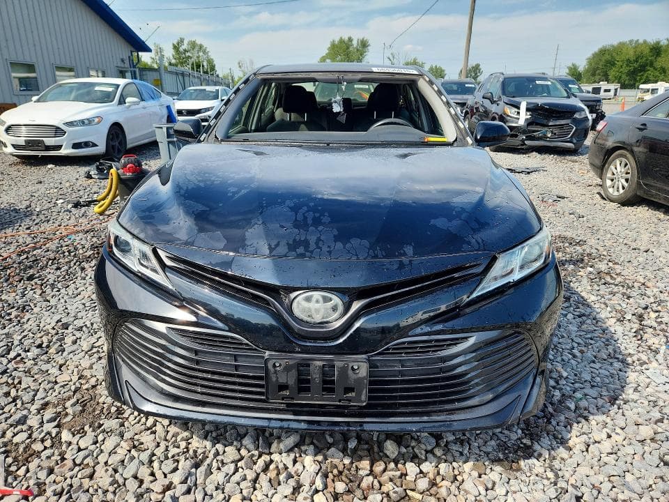 2018 TOYOTA CAMRY LE 5