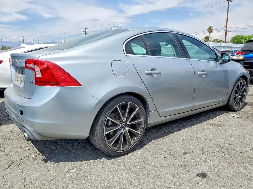 2017 VOLVO S60 3