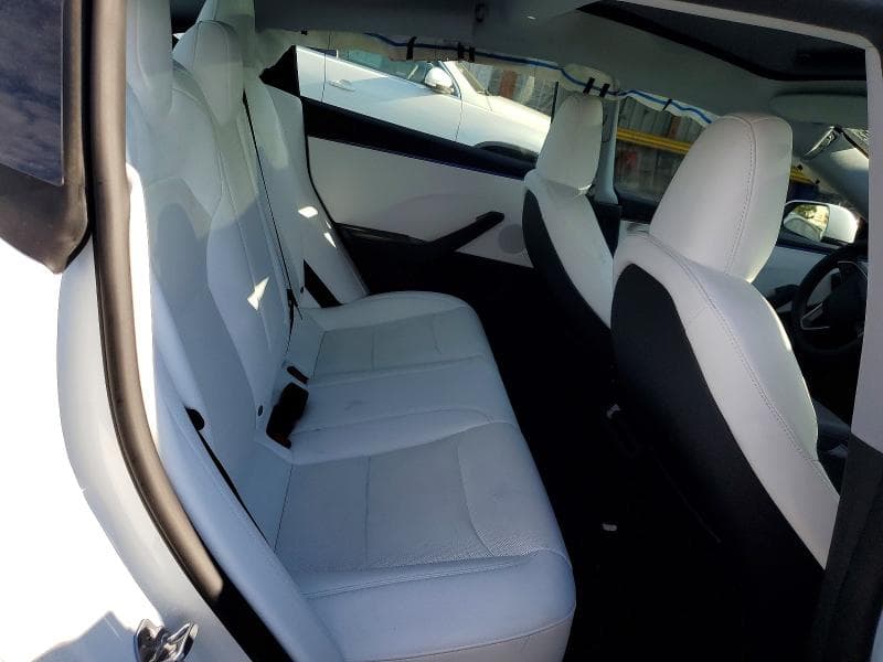 2026 TESLA MODEL 3 10