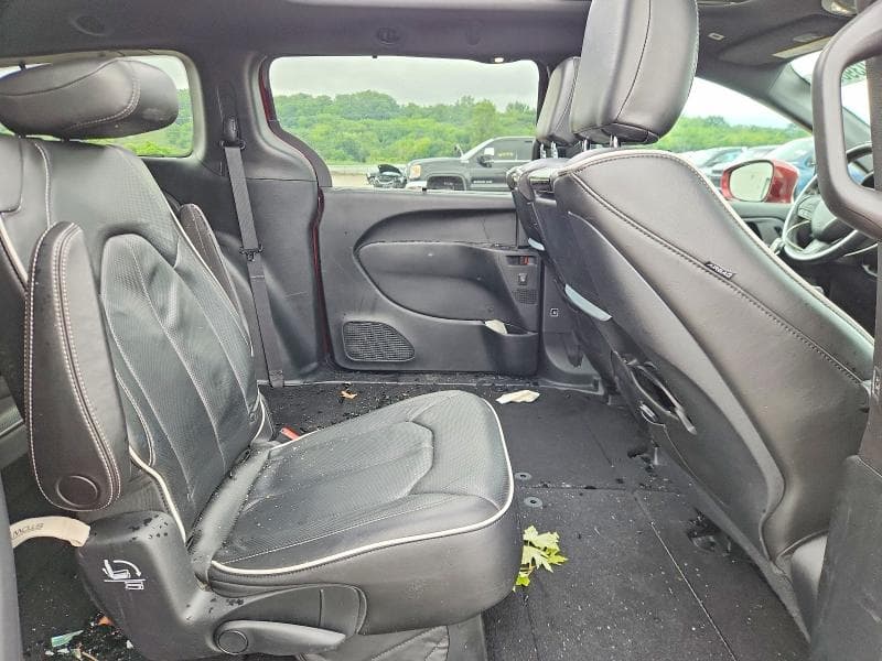 2018 CHRYSLER PACIFICA LIMITED 11