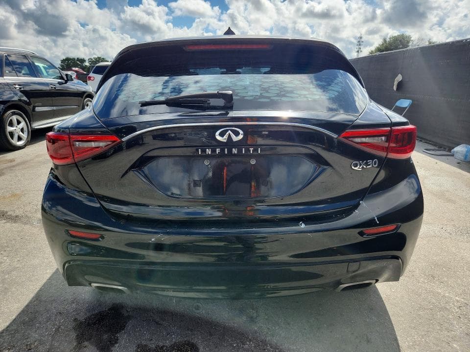 2017 INFINITI QX30 BASE 6