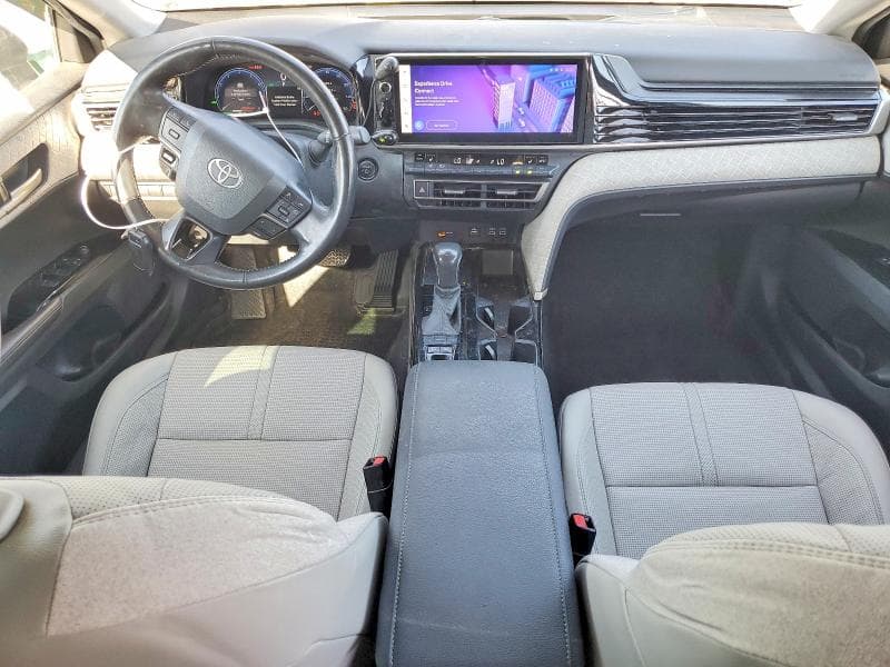 2025 TOYOTA CAMRY XLE 8