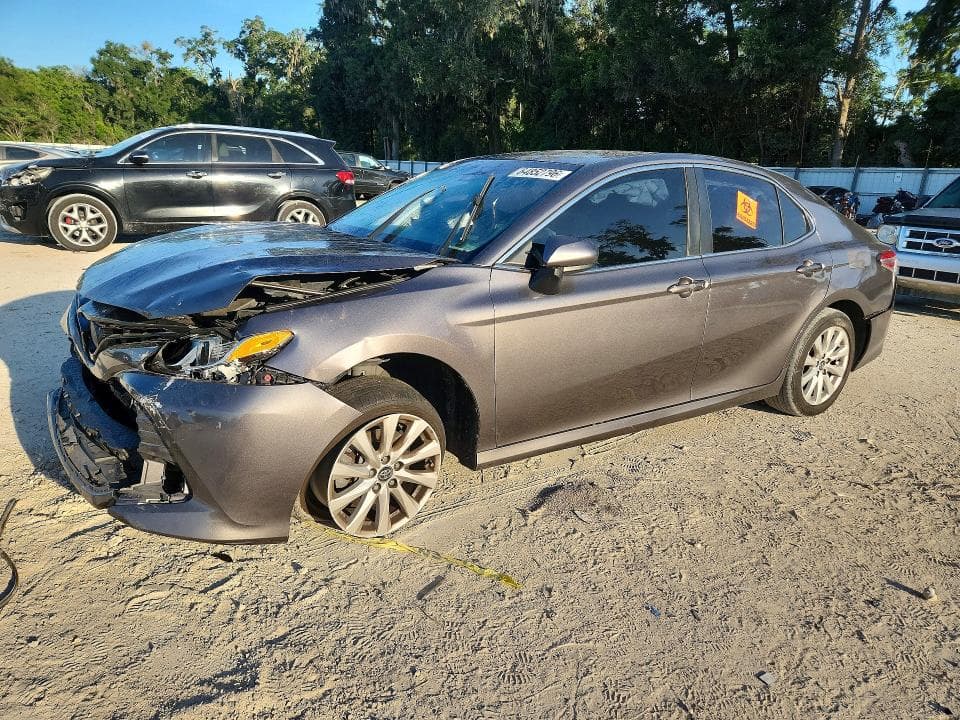 2018 TOYOTA CAMRY LE - 1