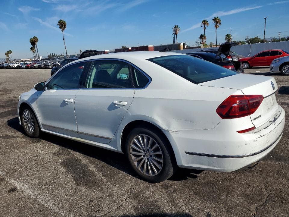 2017 VOLKSWAGEN PASSAT SE 2