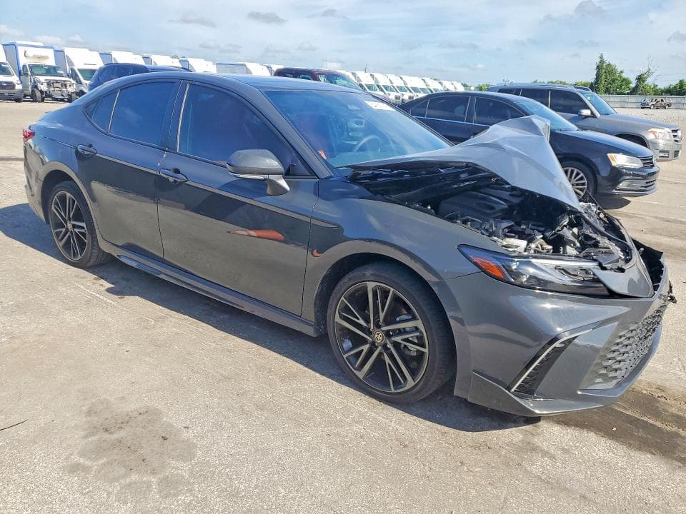 2025 TOYOTA CAMRY XSE 4