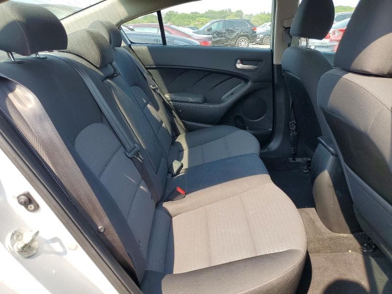 2018 KIA FORTE LX 10