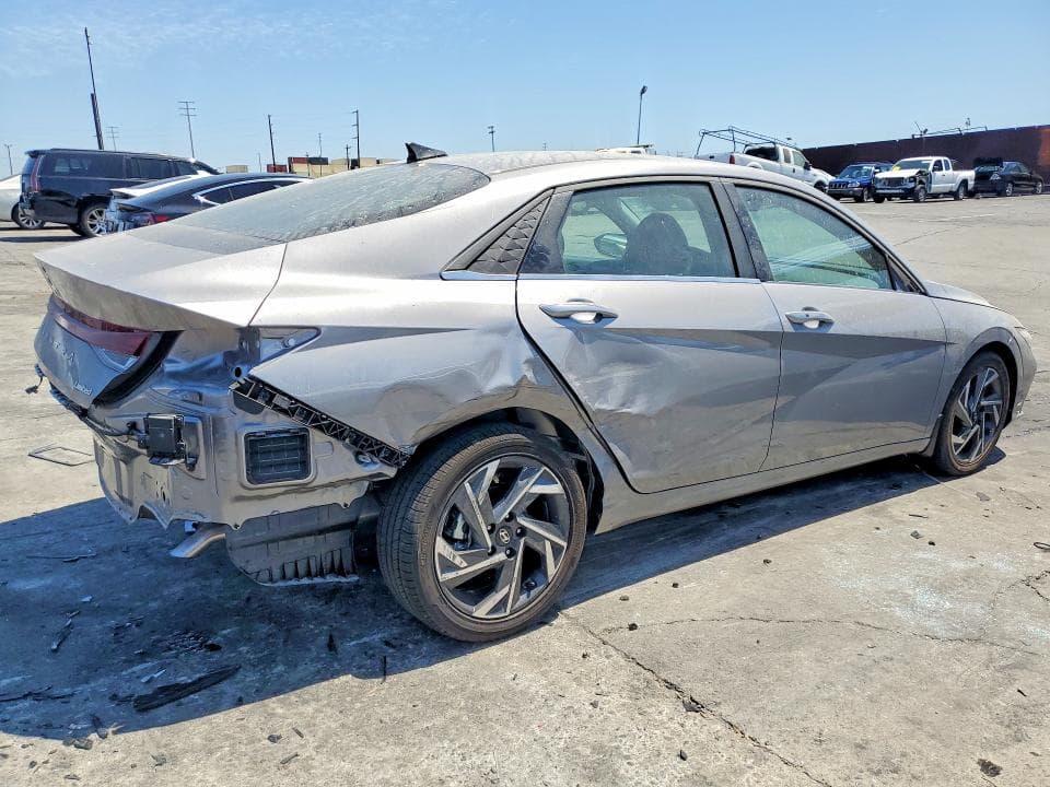2026 HYUNDAI ELANTRA LIMITED 3