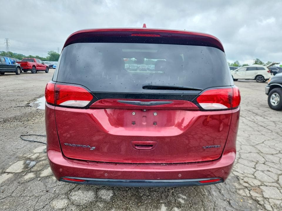 2018 CHRYSLER PACIFICA LIMITED 6