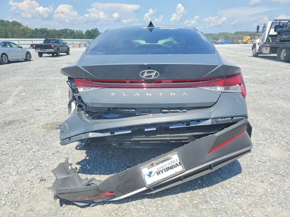 2026 HYUNDAI ELANTRA SE 6