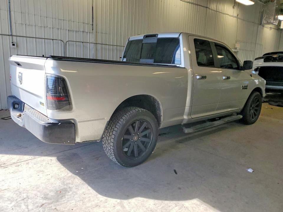2017 RAM 1500 SLT 3