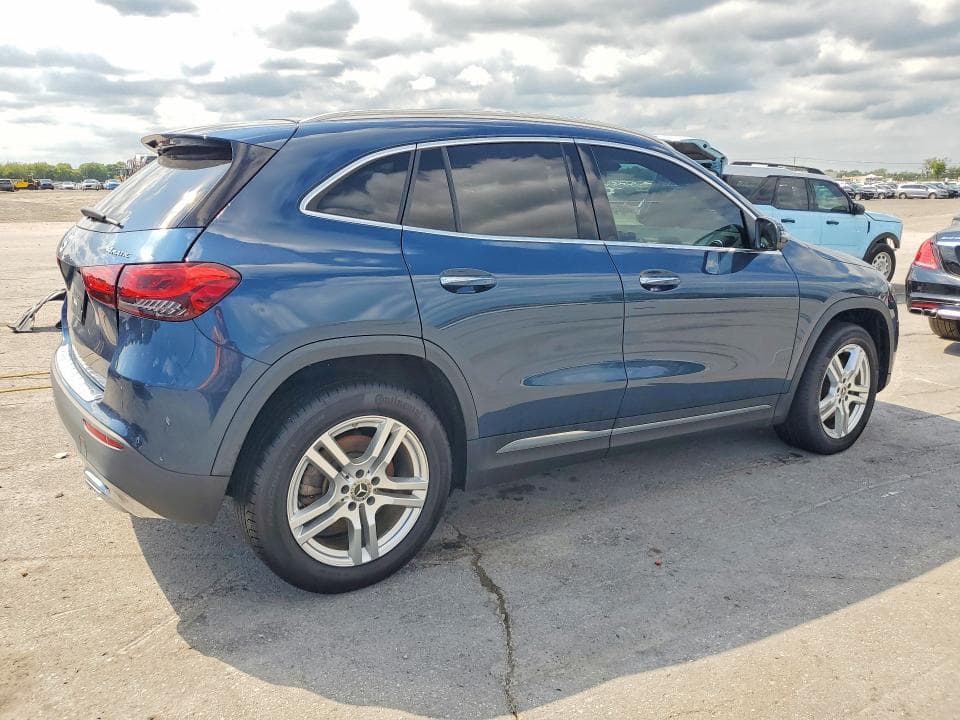2021 MERCEDES-BENZ GLA 250 4MATIC 3