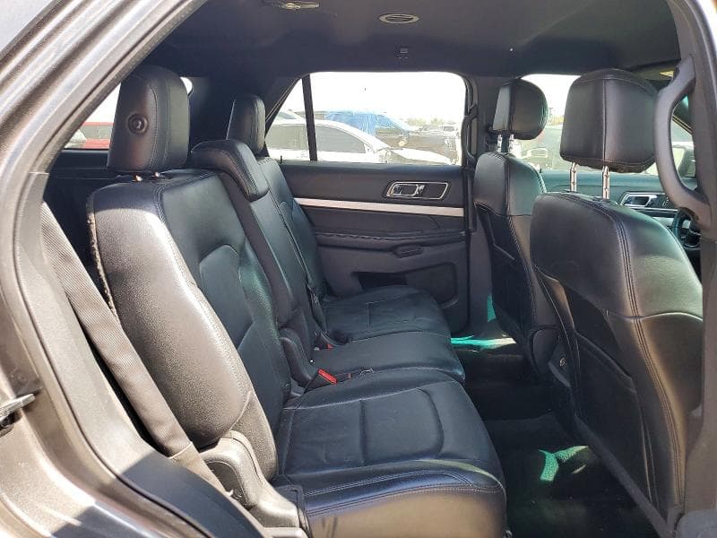 2027 FORD EXPLORER XLT 11