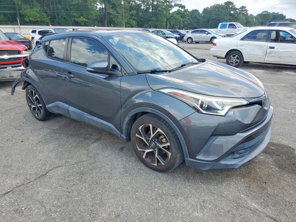 2019 TOYOTA C-HR XLE 4