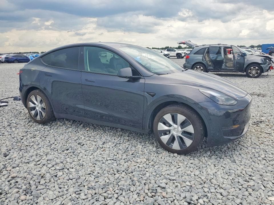 2024 TESLA MODEL Y 4
