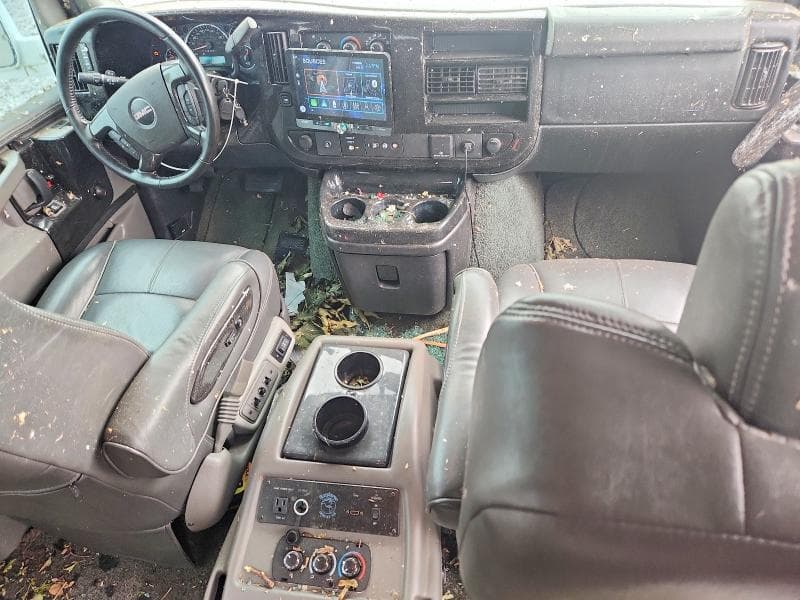 2017 GMC SAVANA G2500 8