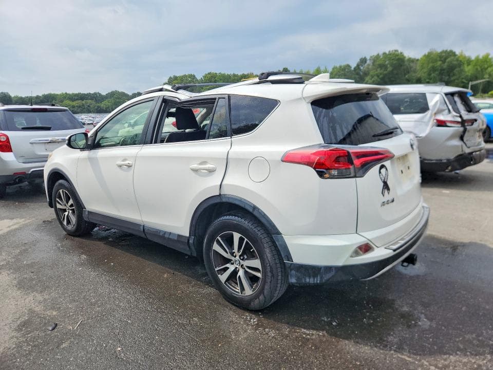 2017 TOYOTA RAV4 XLE 2