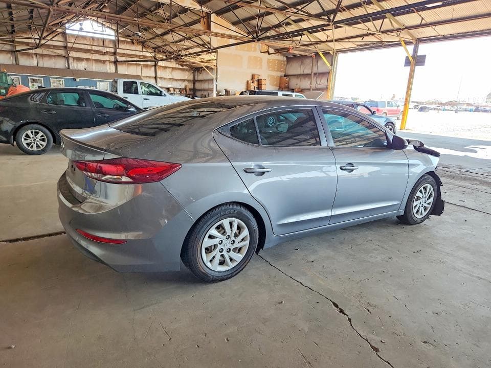 2018 HYUNDAI ELANTRA SE 3