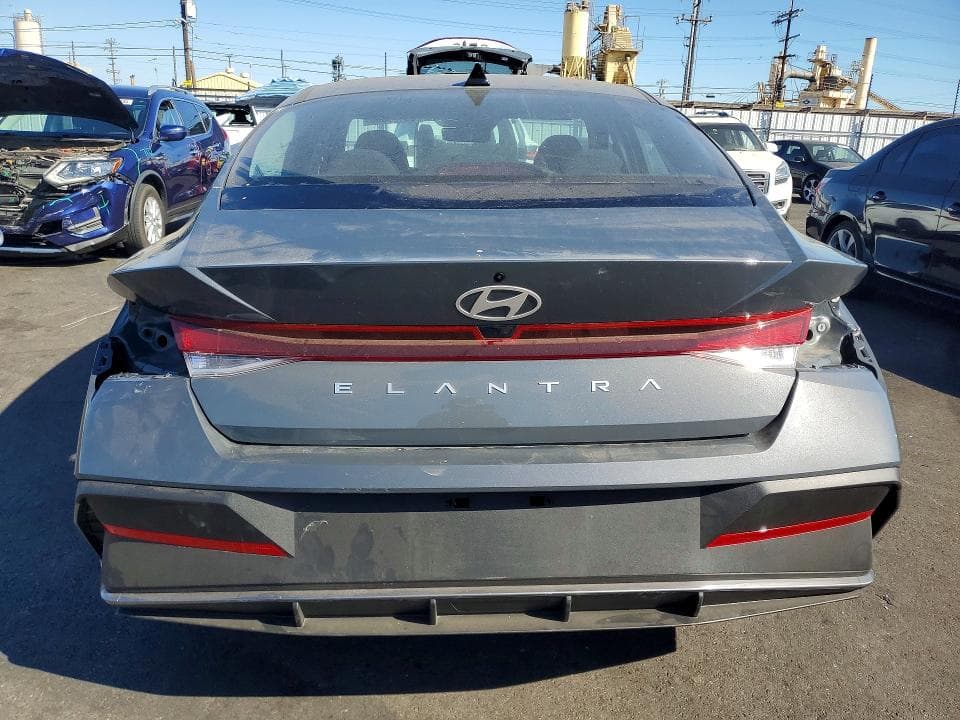 2025 HYUNDAI ELANTRA SE 6