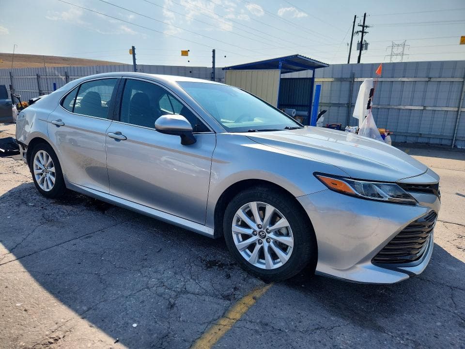 2018 TOYOTA CAMRY LE 4