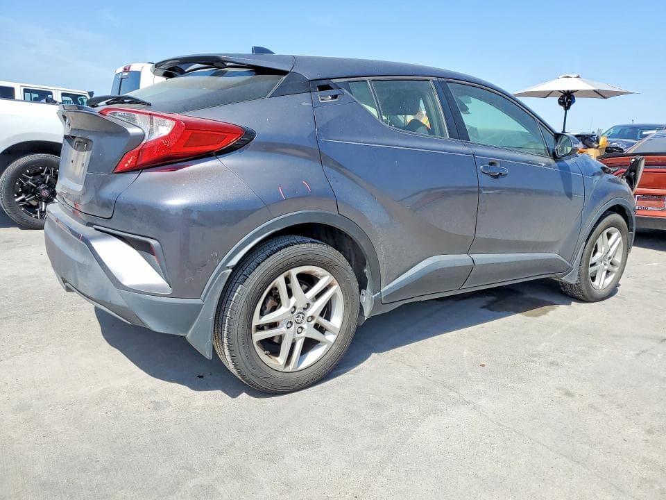 2021 TOYOTA C-HR LE 3
