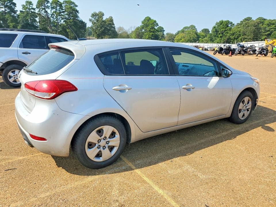 2017 KIA FORTE5 LX 3