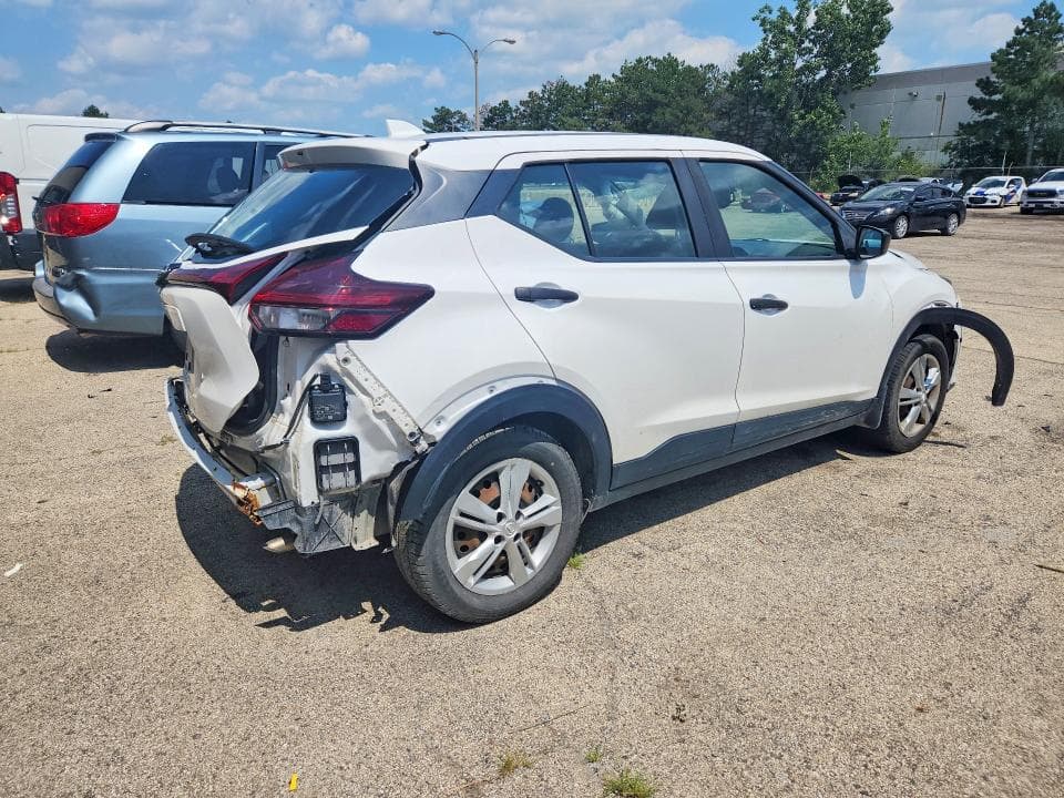 2021 NISSAN KICKS S 3