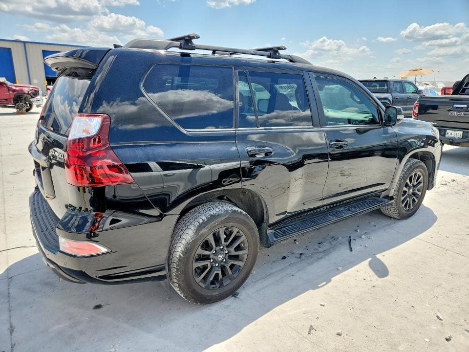 2022 LEXUS GX 460 3
