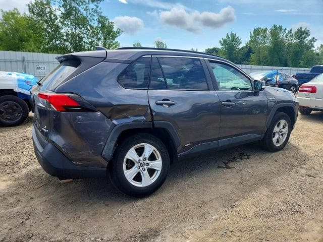 2020 TOYOTA RAV4 LE 3