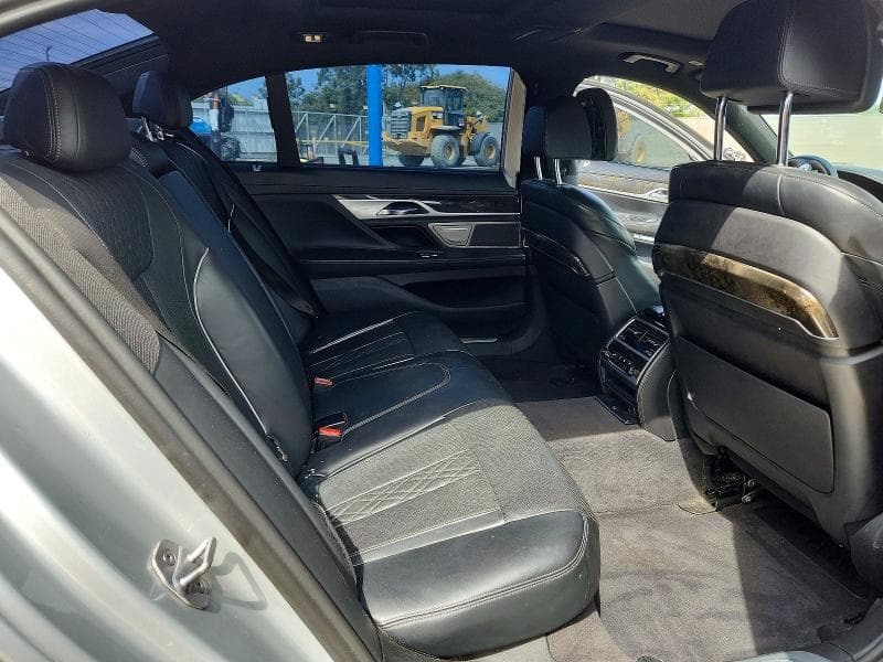 2017 BMW 740 XE 10