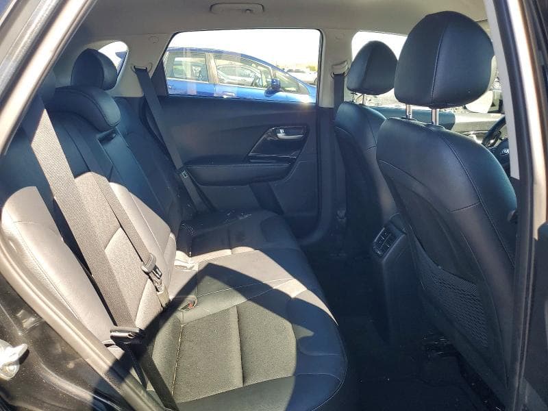 2017 KIA NIRO EX 11