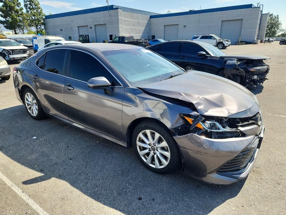 2018 TOYOTA CAMRY L/LE/XLE/SE 4