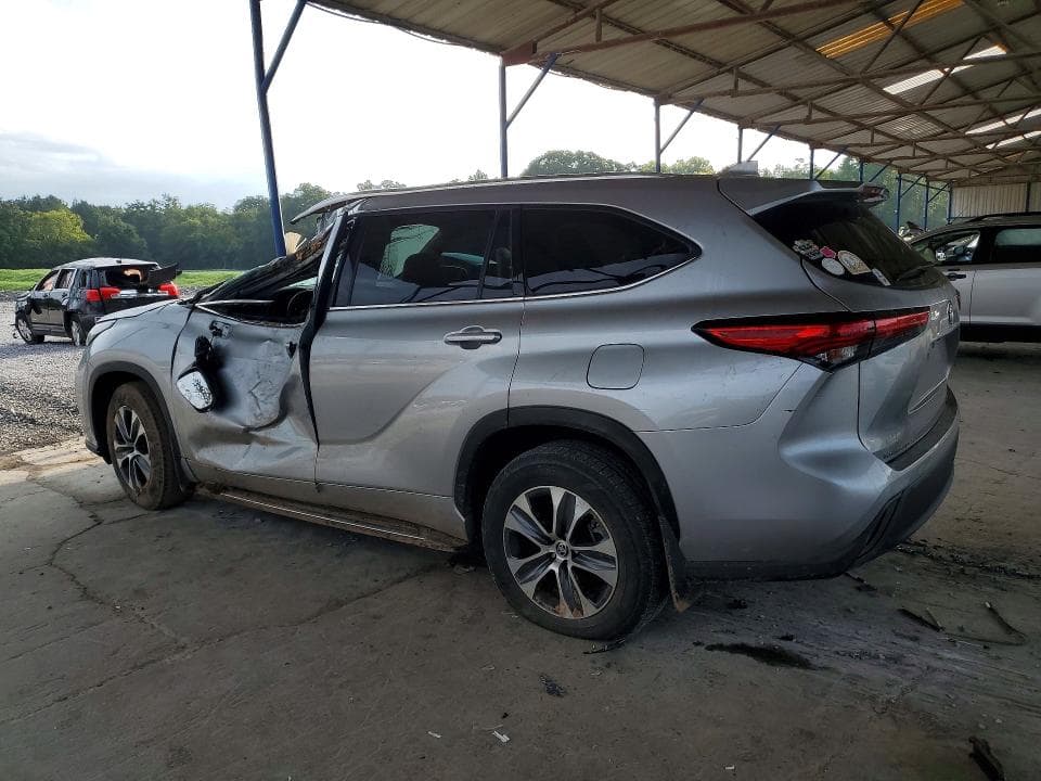2021 TOYOTA HIGHLANDER XLE 2